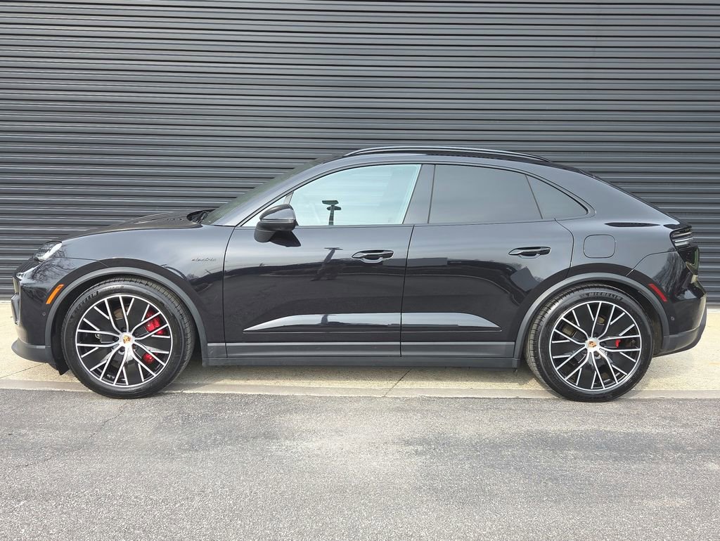 Certified 2025 Porsche Macan 4S Electric image 2