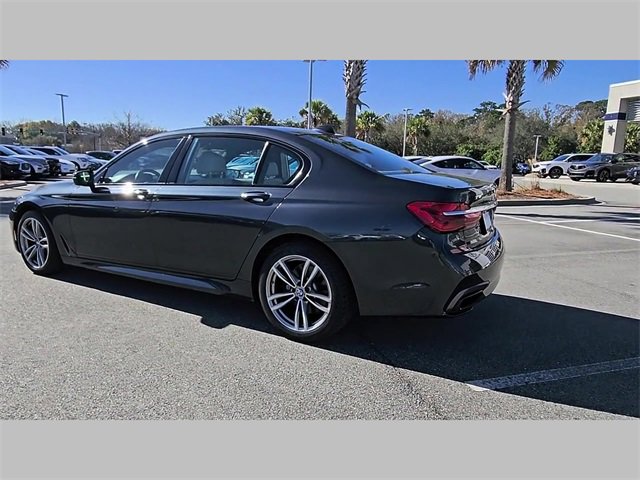 Used 2017 BMW 740i image 21
