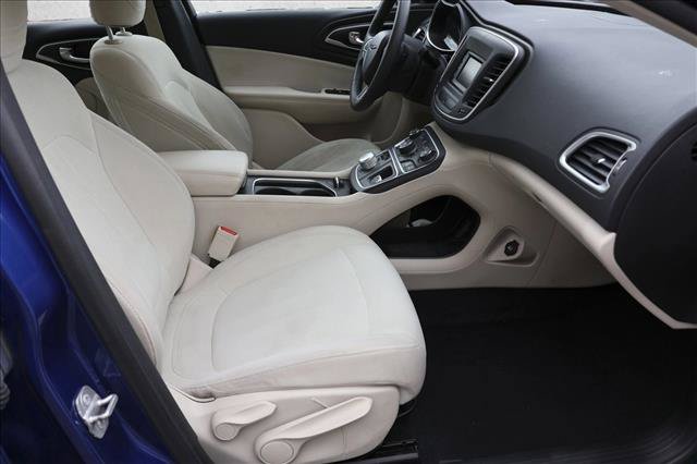 Used 2015 Chrysler 200 Limited FWD image 27
