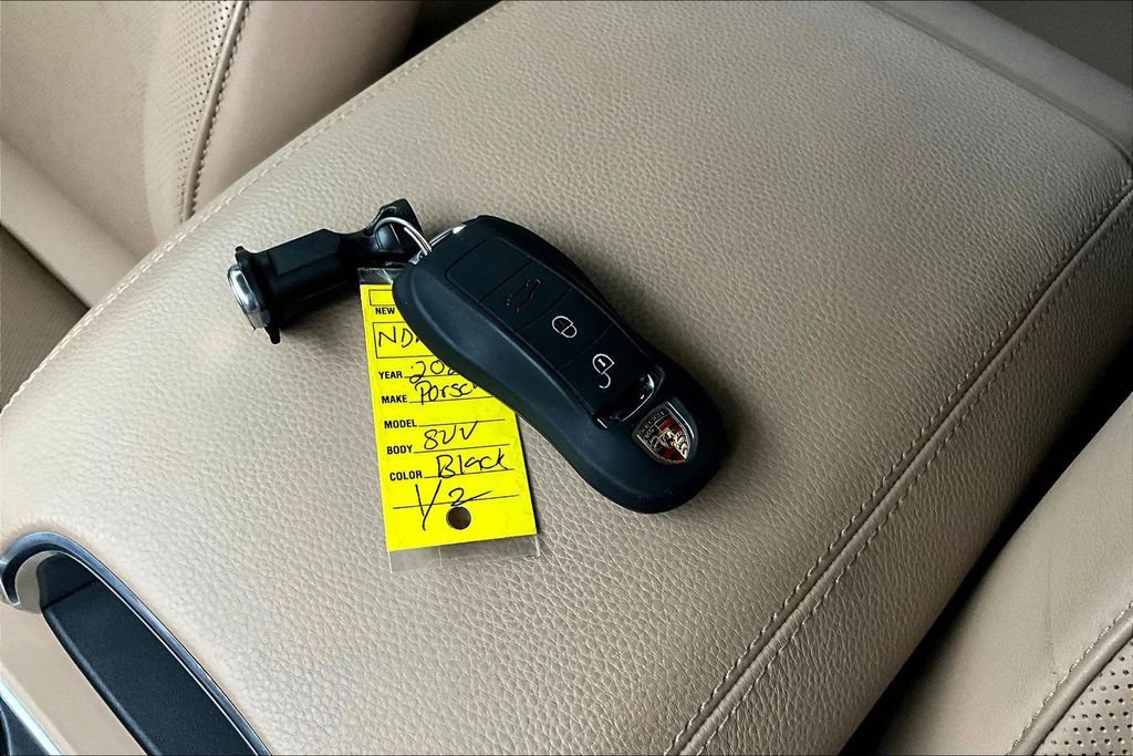 Used 2022 Porsche Cayenne image 13