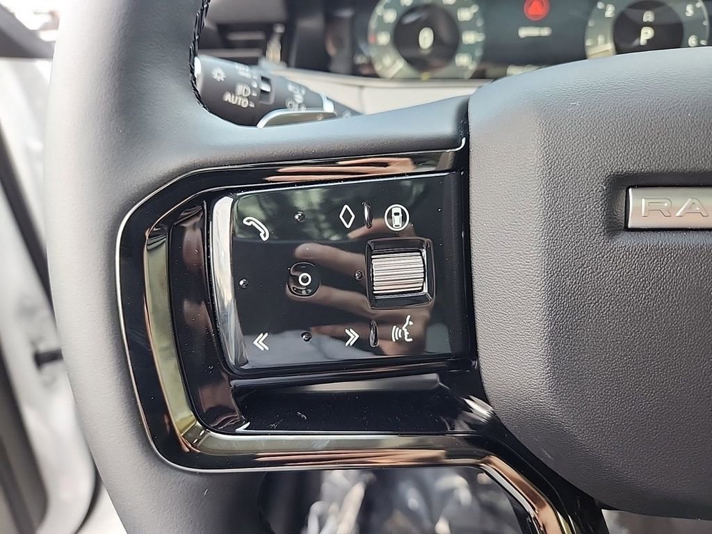 New 2025 Land Rover Range Rover Evoque Dynamic SE image 19