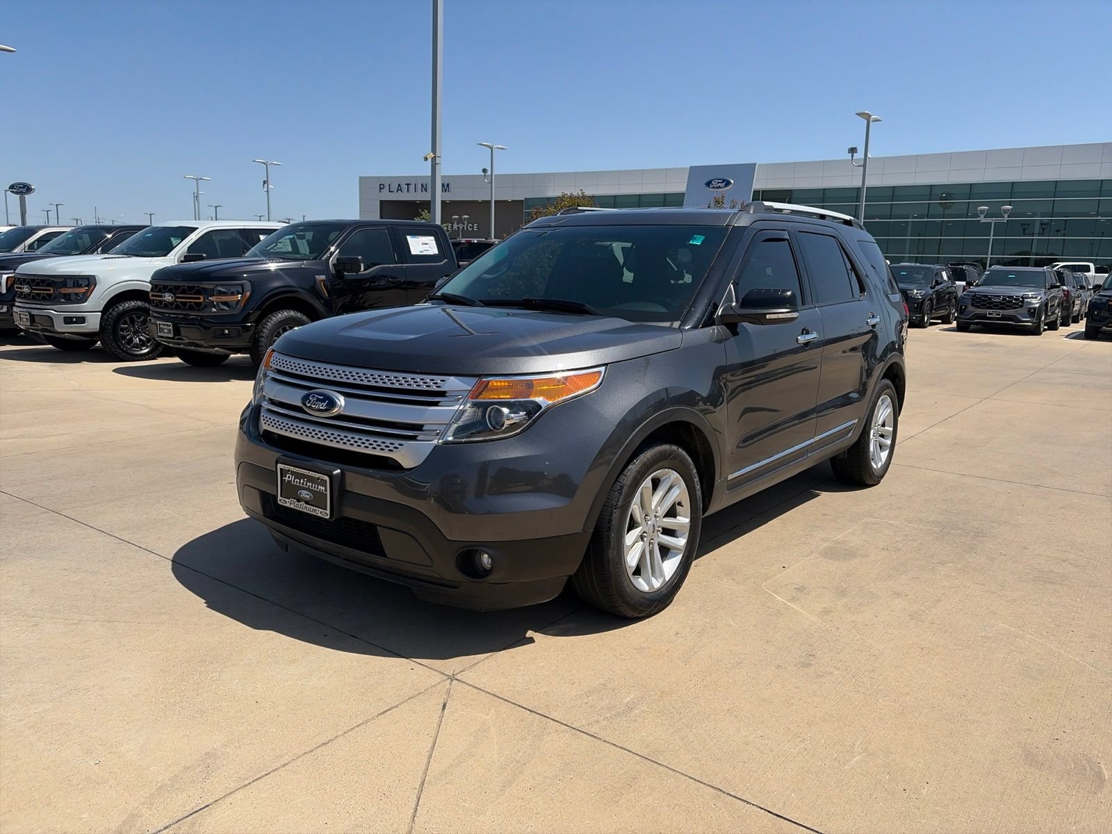 Used 2015 Ford Explorer XLT w/ Equipment Group 202B FWD video 2