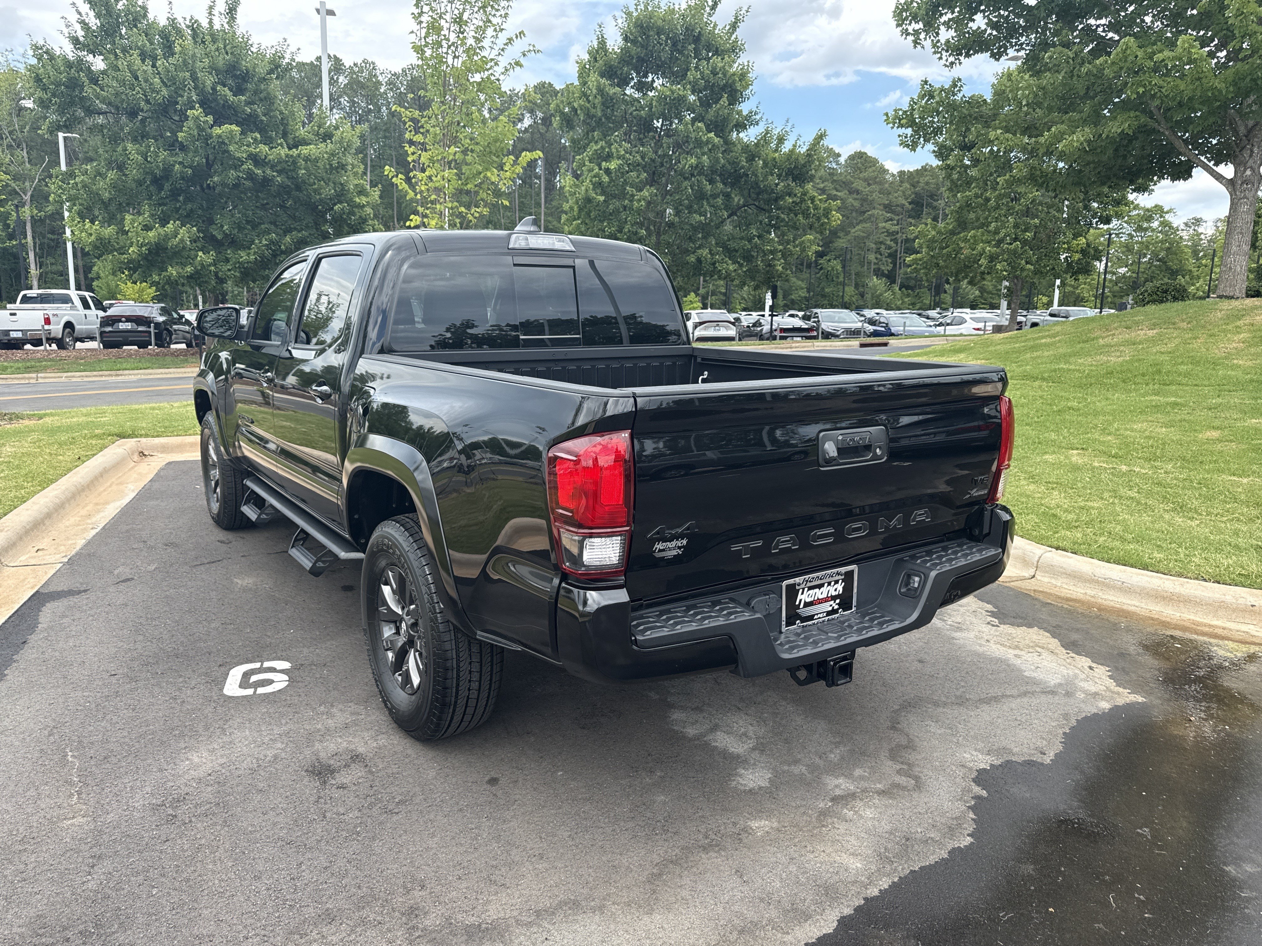Used 2023 Toyota Tacoma SR5 w/ Technology Package AWD/4WD image 11
