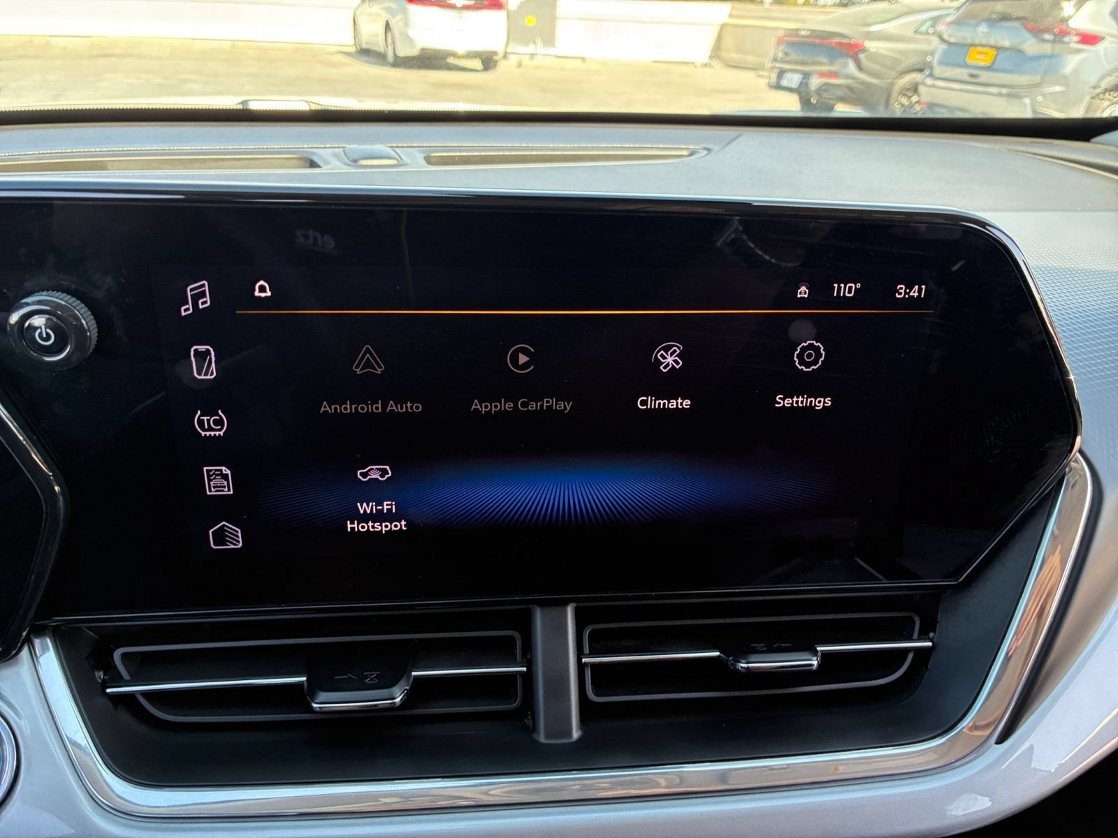 Used 2025 Chevrolet Trax LT w/ LT Convenience Package FWD image 16