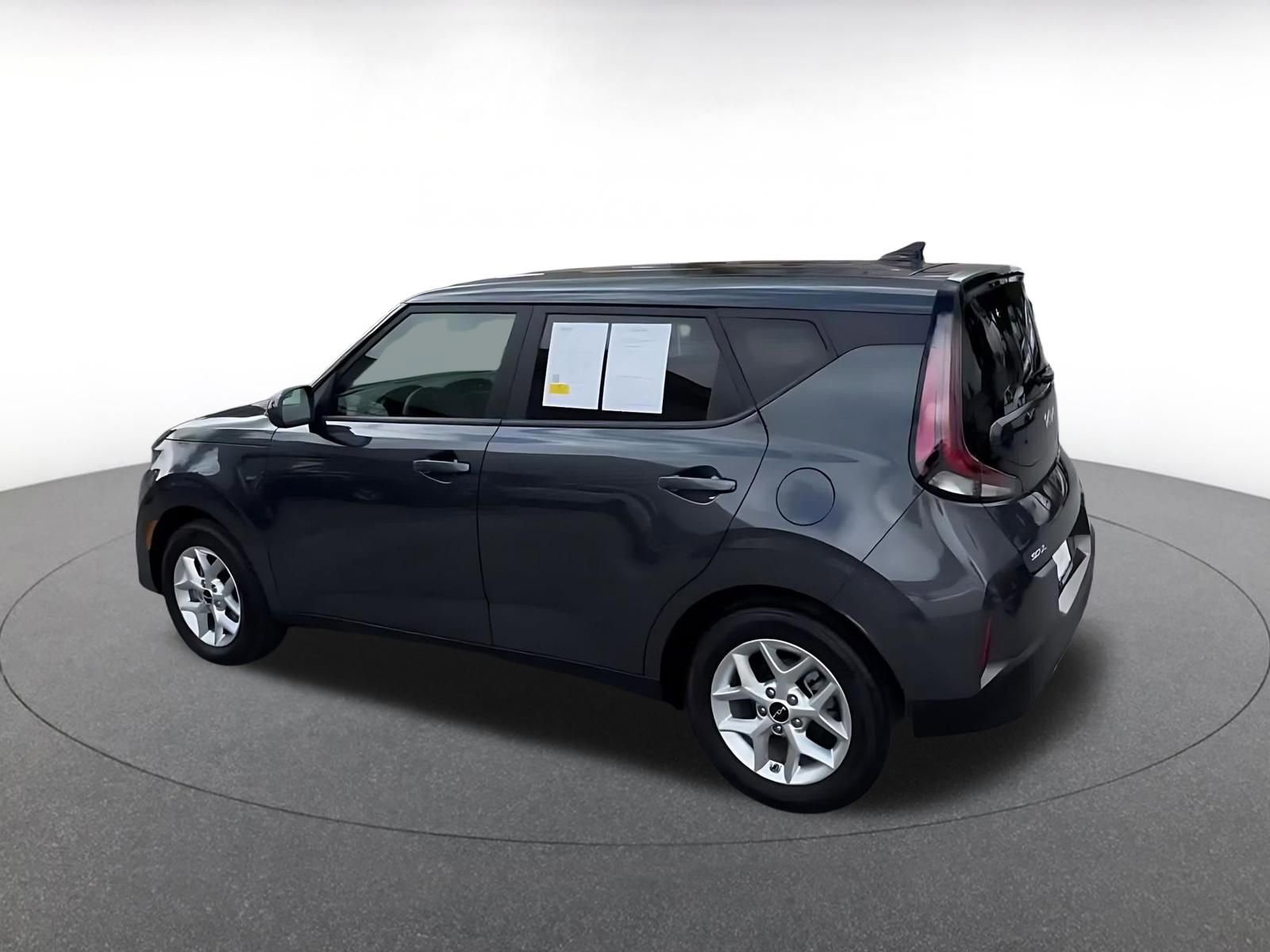 Used 2025 Kia Soul LX w/ LX Technology Package image 10