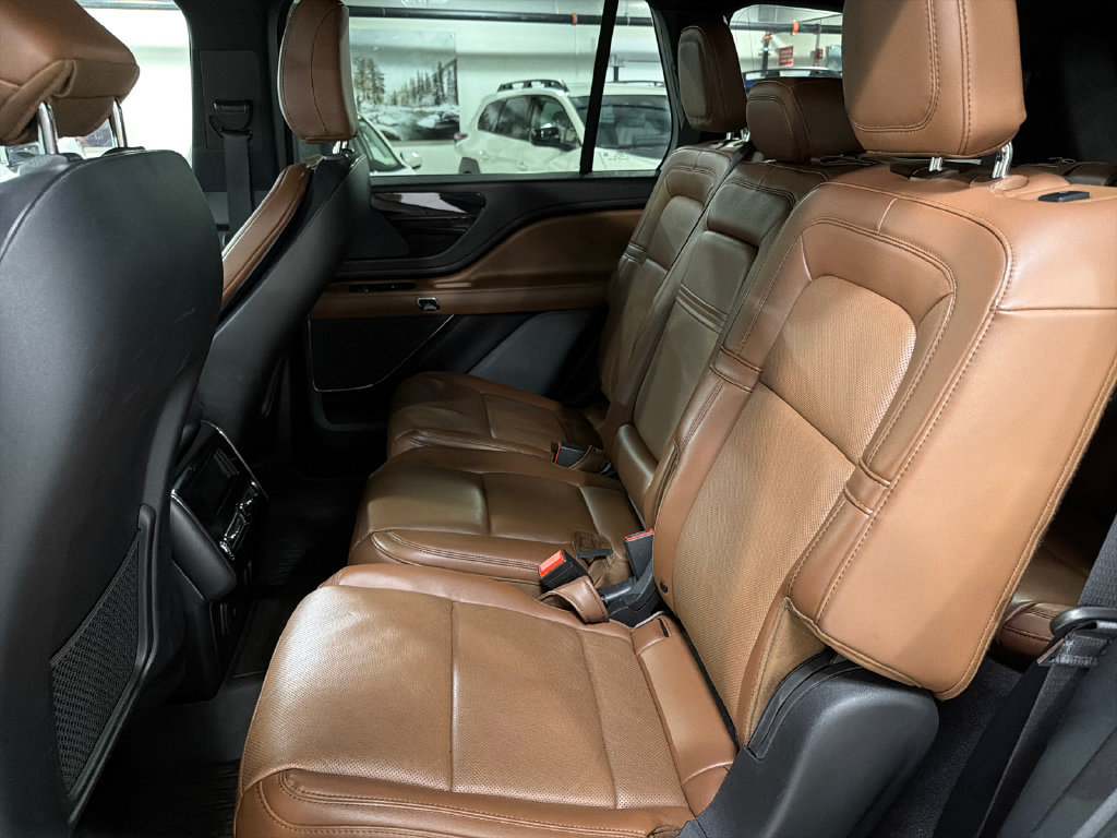 Used 2024 Lincoln Aviator Reserve w/ Elements Package Plus AWD/4WD image 24