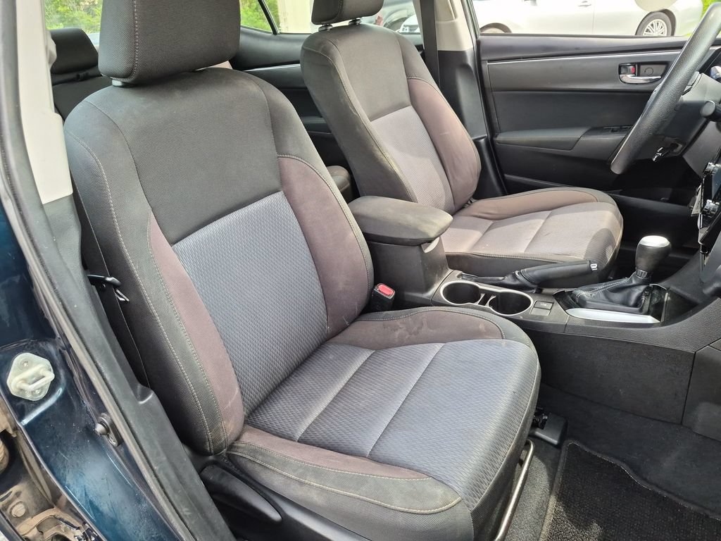 Used 2018 Toyota Corolla LE FWD image 31