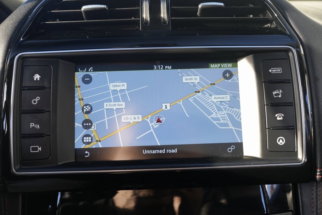 Used 2017 Jaguar F-PACE R-Sport image 58