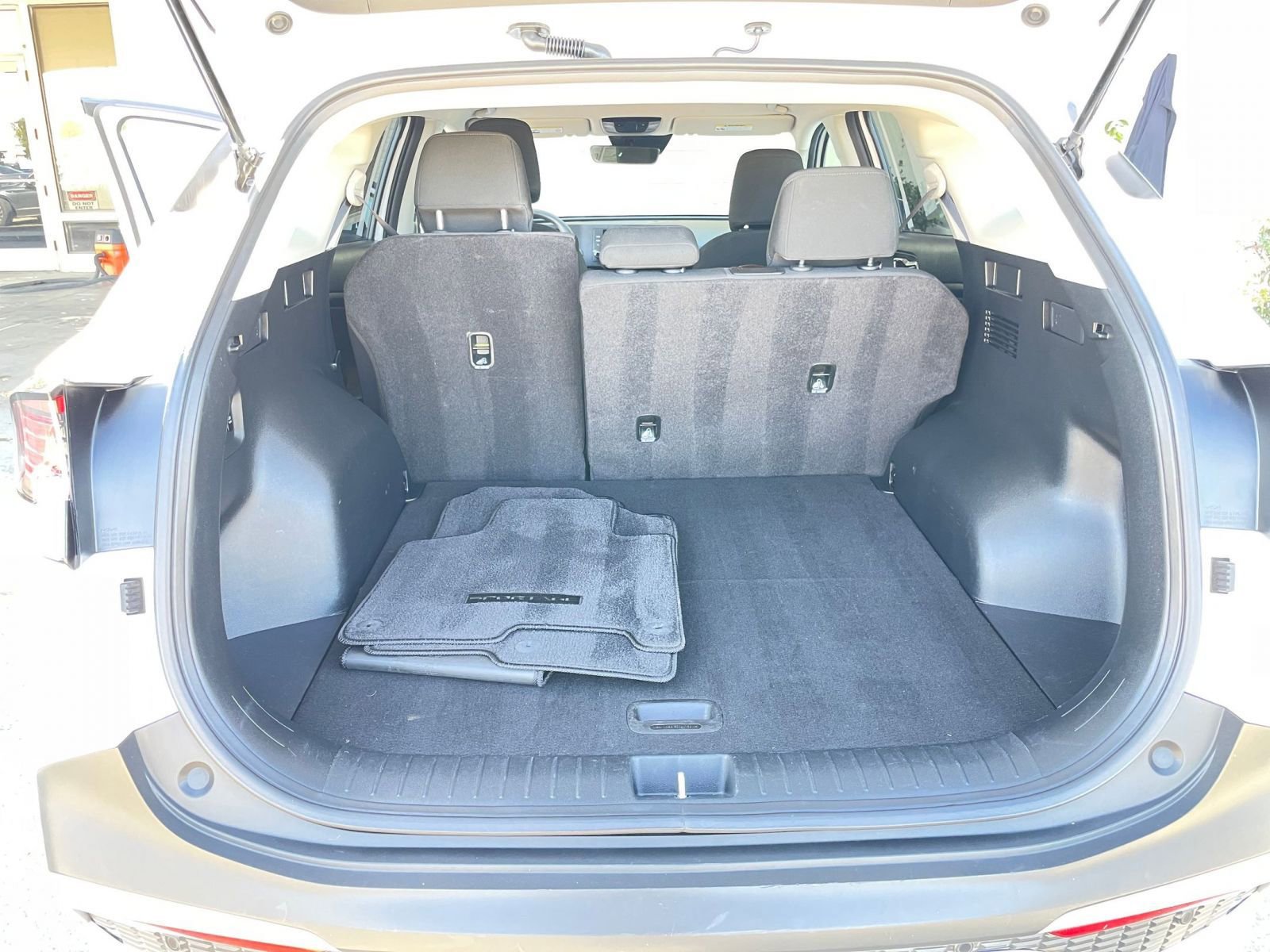 Used 2025 Kia Sportage LX image 31