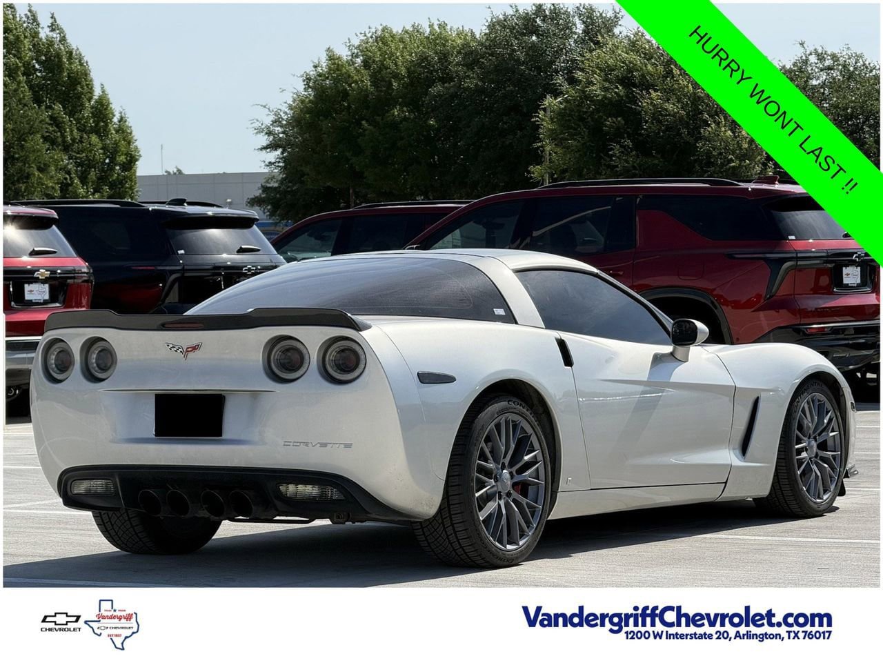 Used 2007 Chevrolet Corvette Coupe w/ Preferred Equipment Group RWD image 4