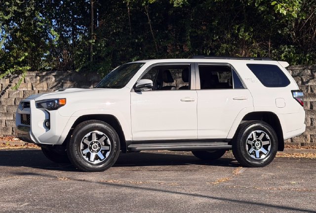 Used 2024 Toyota 4Runner TRD Off-Road Premium AWD/4WD image 12