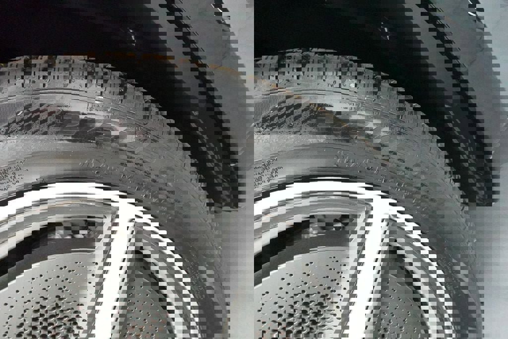 Used 2023 Mercedes-Benz EQS 580 4MATIC SUV image 38