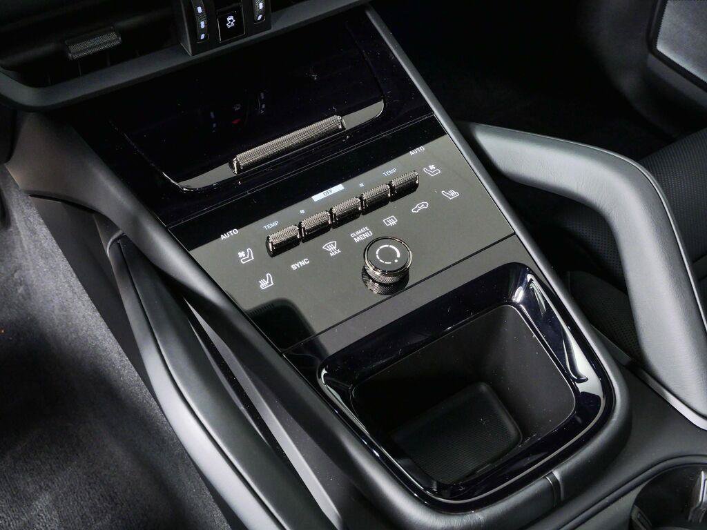 New 2026 Porsche Cayenne Turbo AWD/4WD image 18