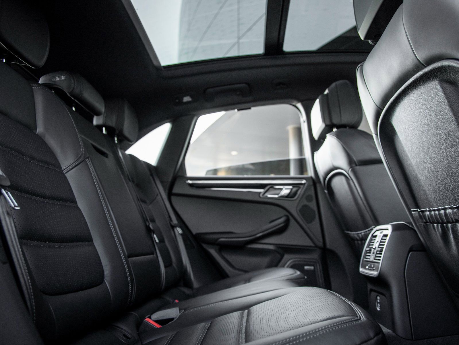 Used 2026 Porsche Macan S image 38