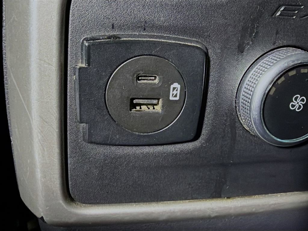 Used 2022 Ford Expedition XLT image 29