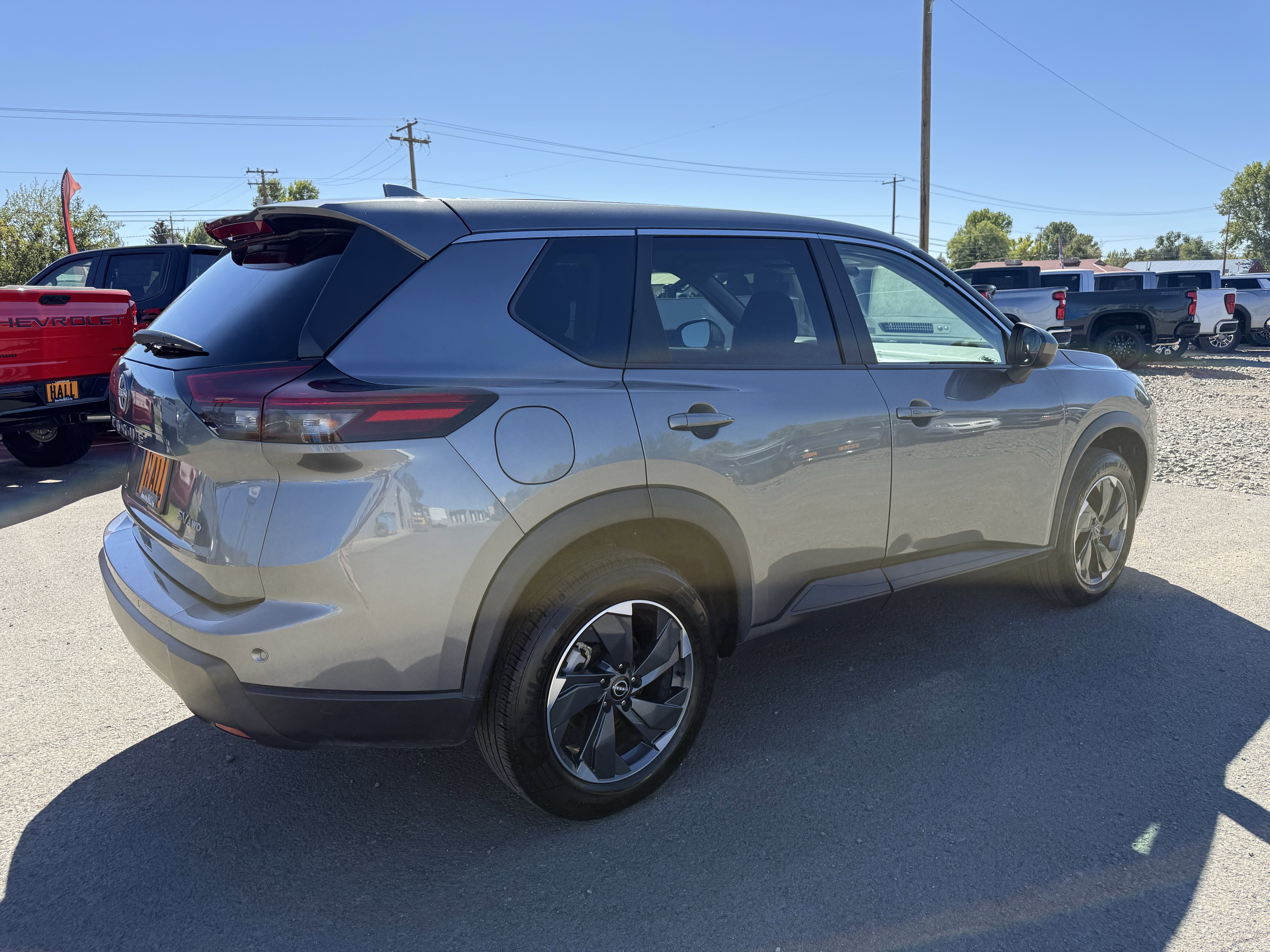 Used 2024 Nissan Rogue SV image 4