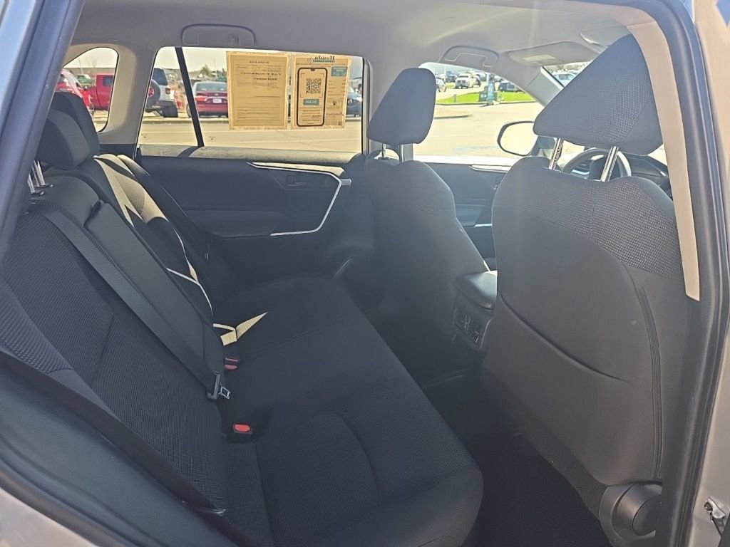 Used 2019 Toyota RAV4 LE image 29