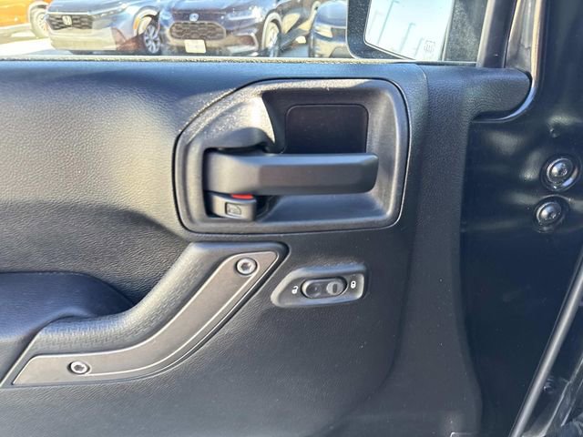 Used 2013 Jeep Wrangler Unlimited Sport image 20