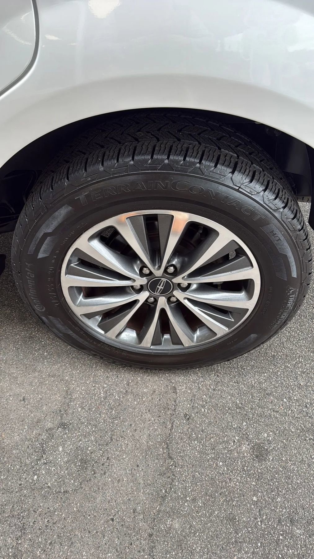 Used 2016 Lincoln Navigator Select image 10