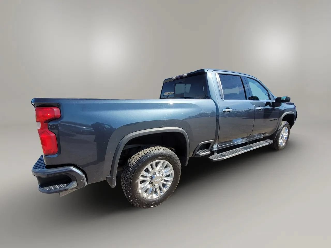 Used 2020 Chevrolet Silverado 3500 High Country w/ Technology Package AWD/4WD image 16