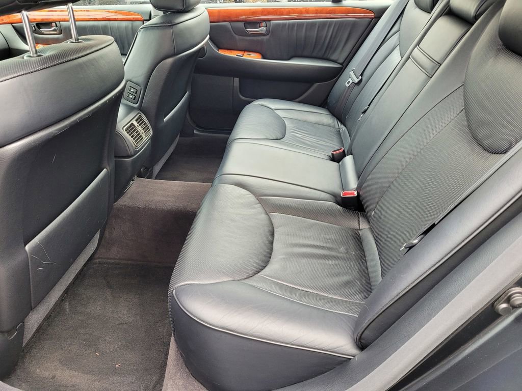 Used 2004 Lexus LS 430 RWD image 8