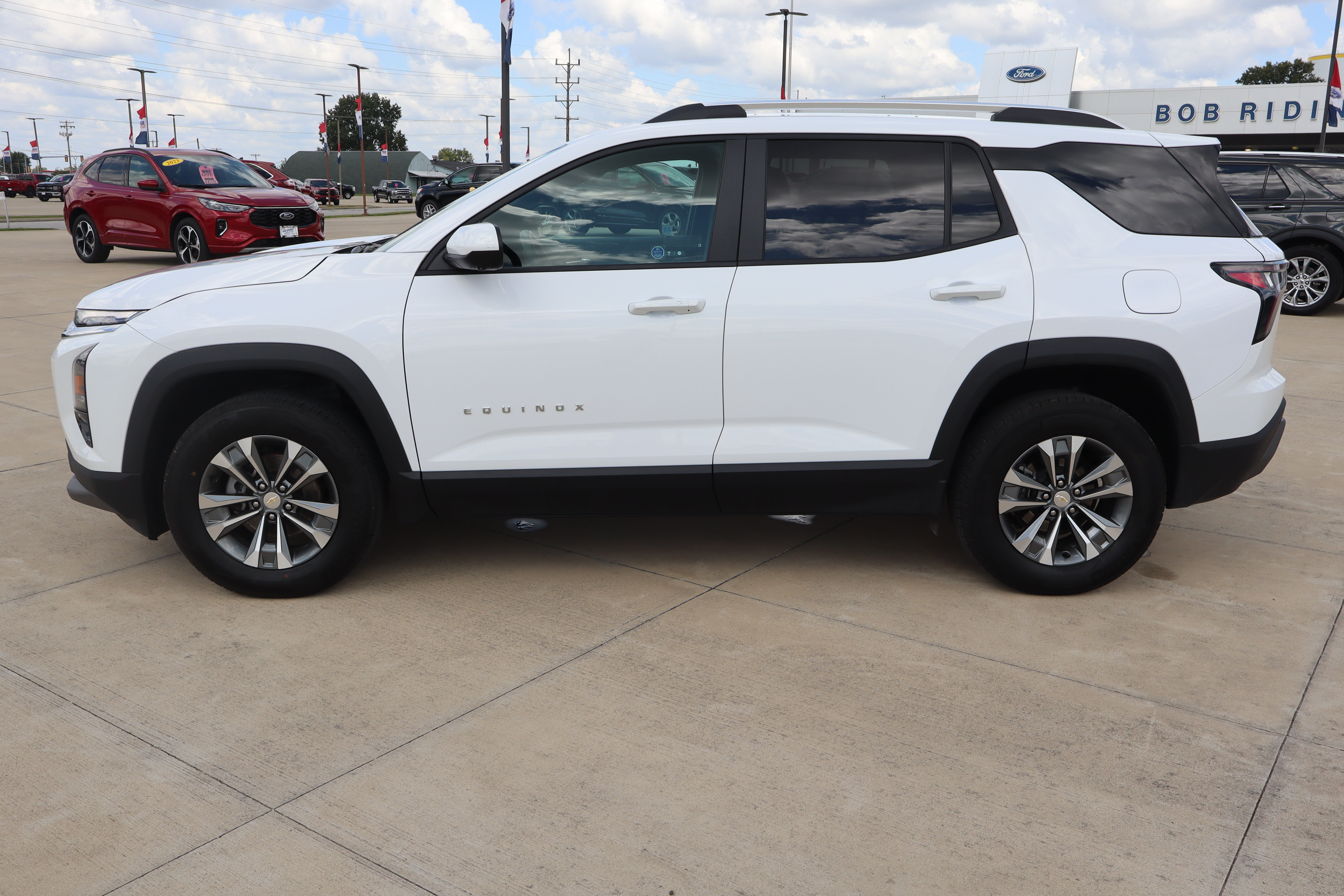 Used 2025 Chevrolet Equinox LT w/ Convenience Package II AWD/4WD image 8