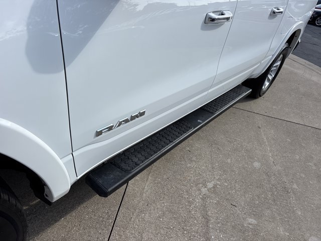 Used 2022 RAM 1500 Laramie AWD/4WD image 16