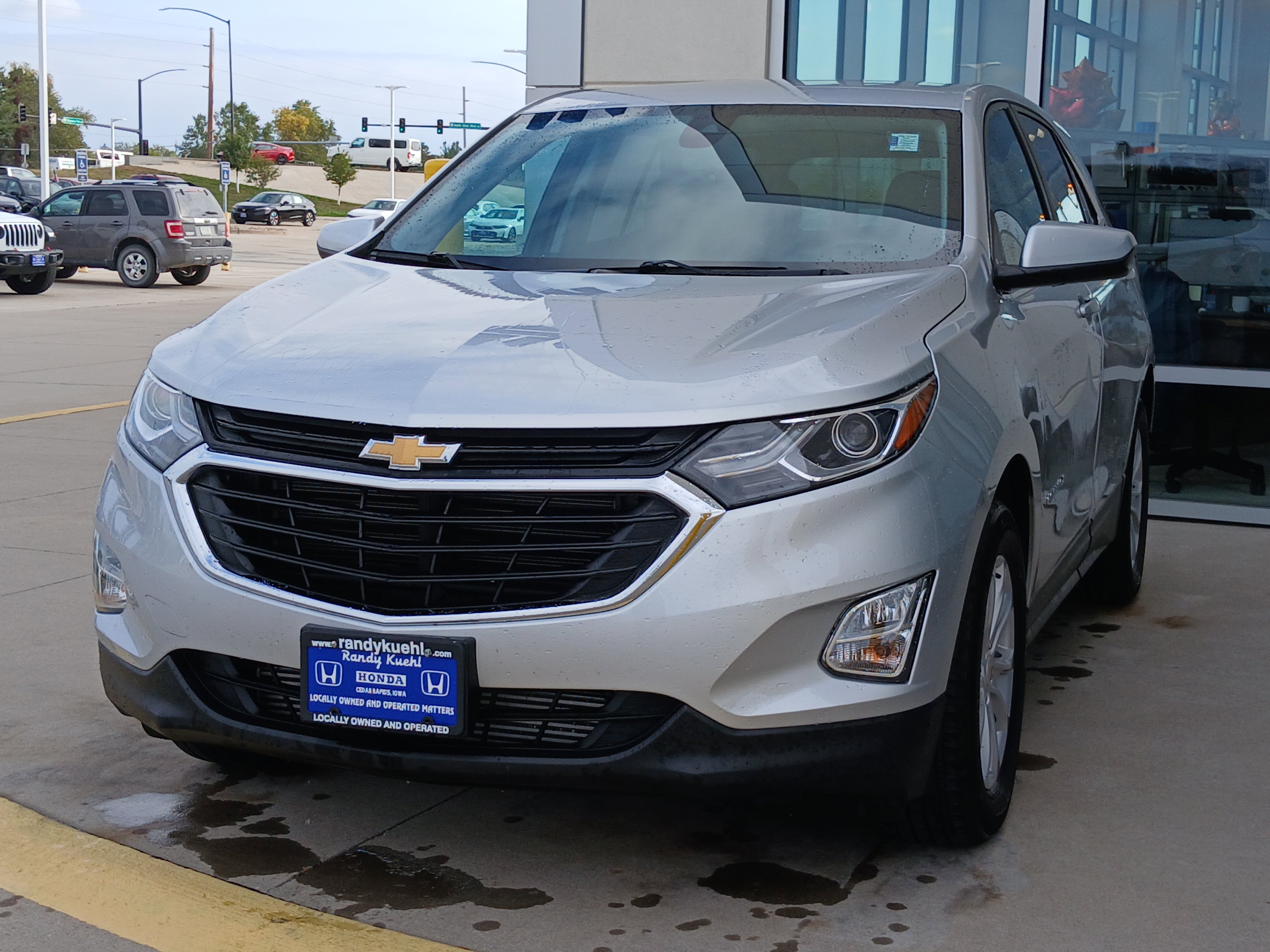 Used 2021 Chevrolet Equinox LT image 3
