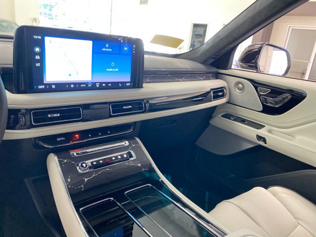 New 2025 Lincoln Aviator Black Label image 13