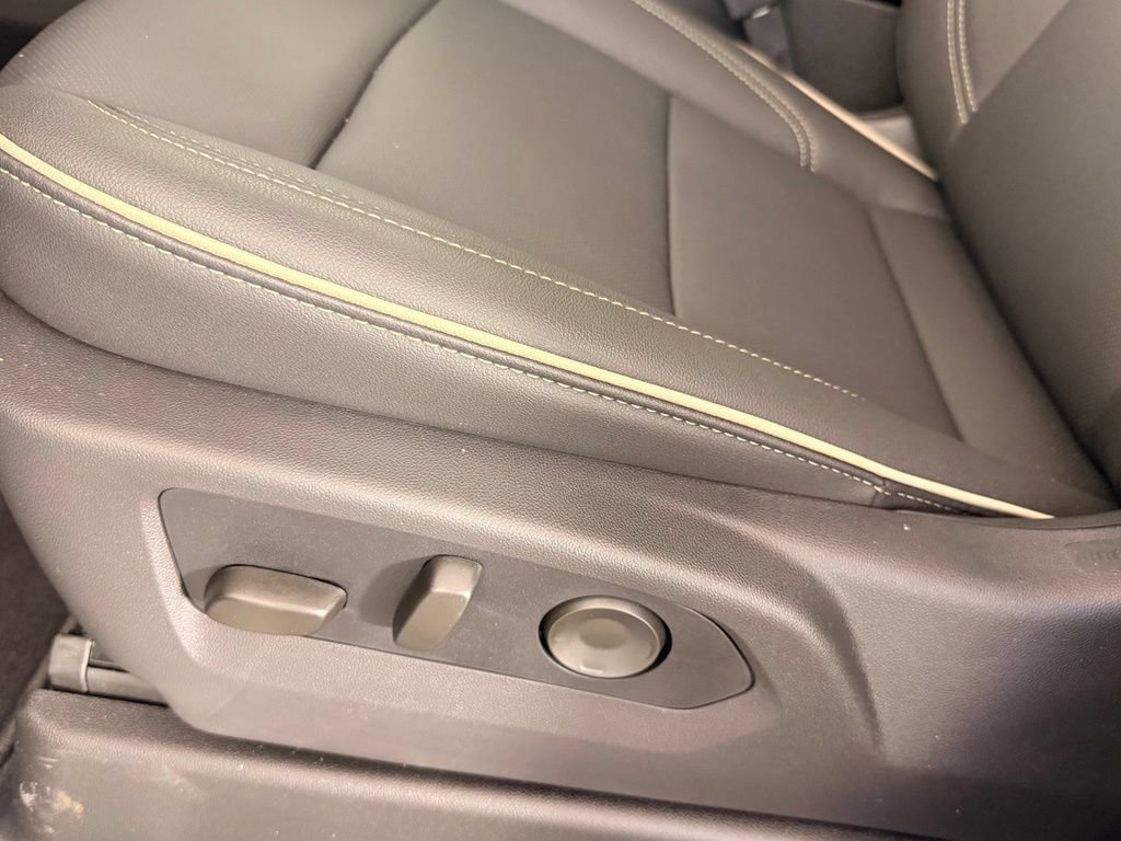 New 2026 Chevrolet Suburban Premier AWD/4WD image 32