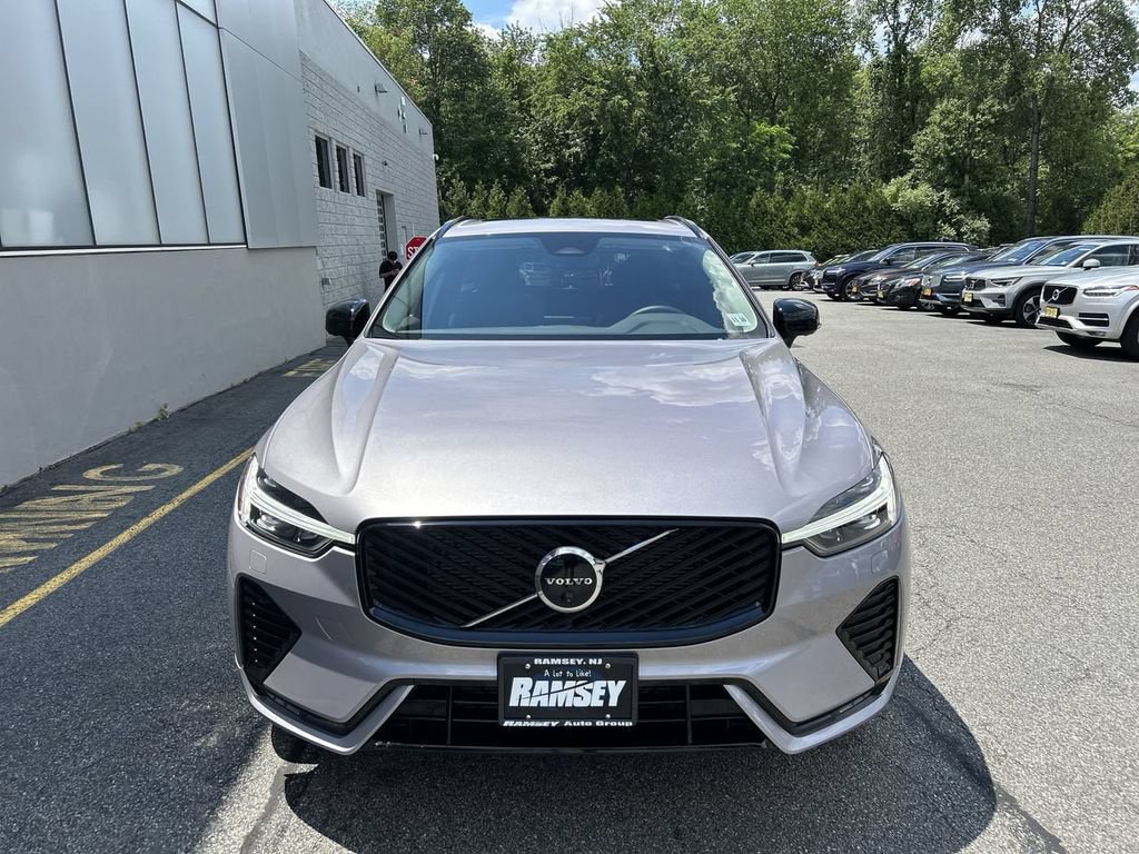 New 2026 Volvo XC60 B5 Plus w/ Protection Package Premier AWD/4WD image 3