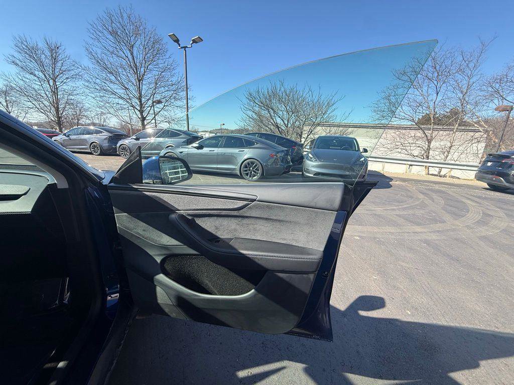 Used 2026 Tesla Model Y Long Range AWD/4WD image 18