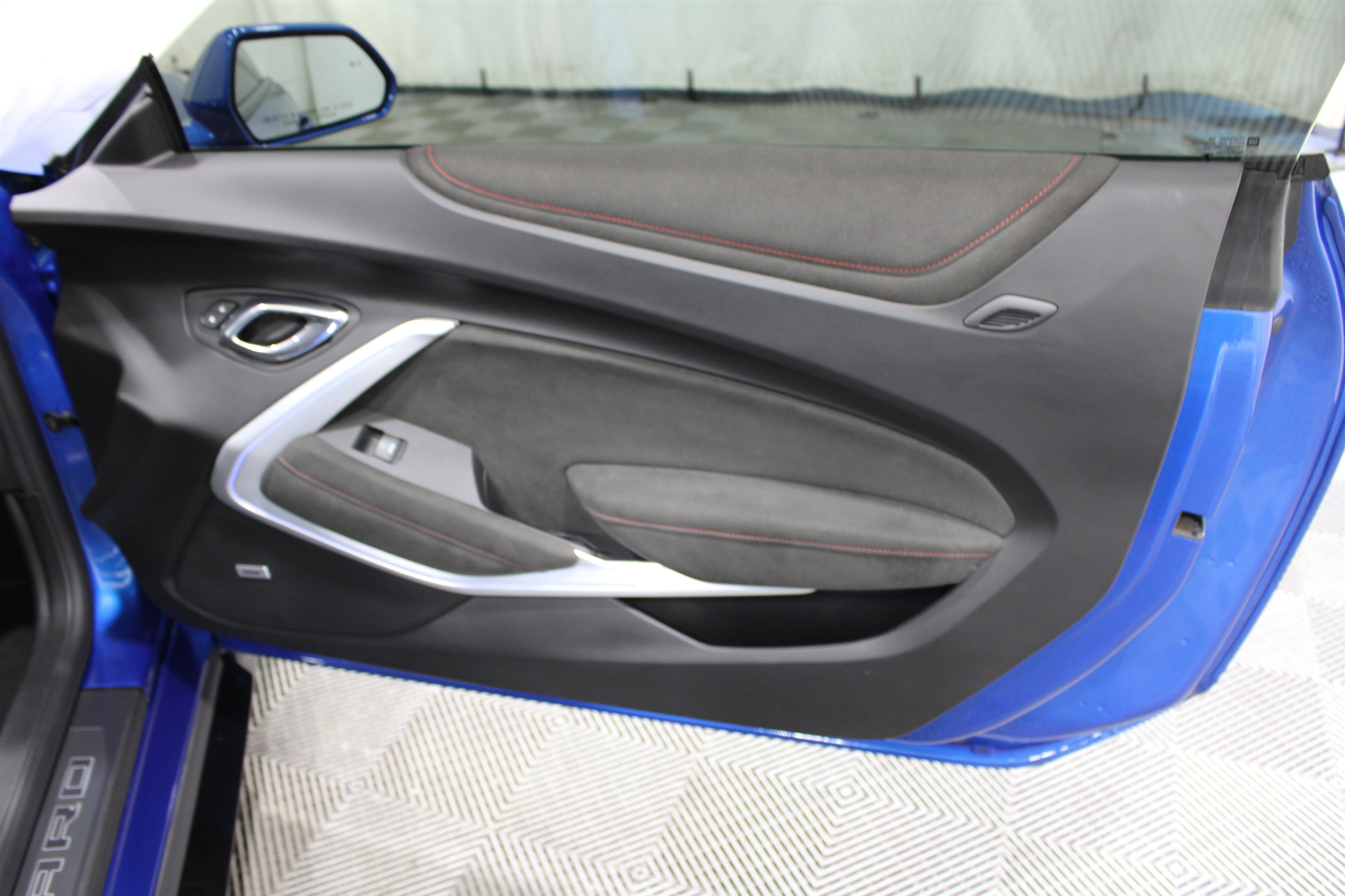 Used 2017 Chevrolet Camaro ZL1 RWD image 27