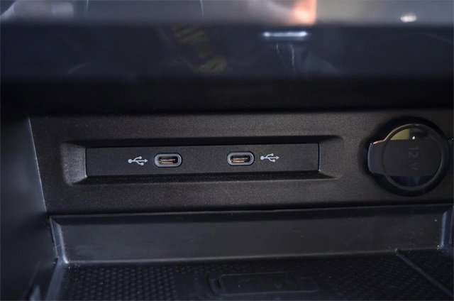 Certified 2022 Volkswagen Tiguan SE w/ Panoramic Sunroof Package image 16