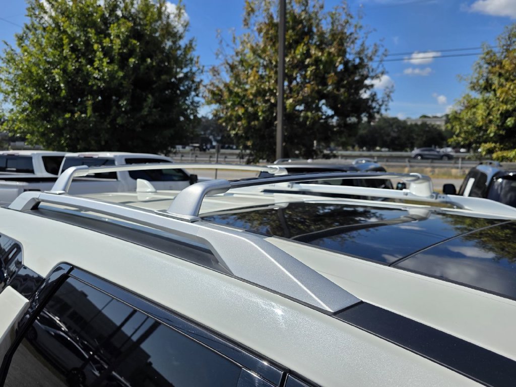Used 2024 Nissan Pathfinder SL w/ SL Premium Package FWD image 30