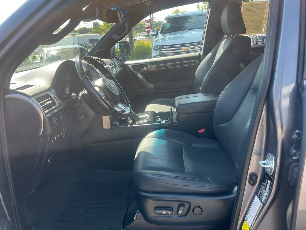 Used 2021 Lexus GX 460 Premium w/ Accessory Package AWD/4WD image 9