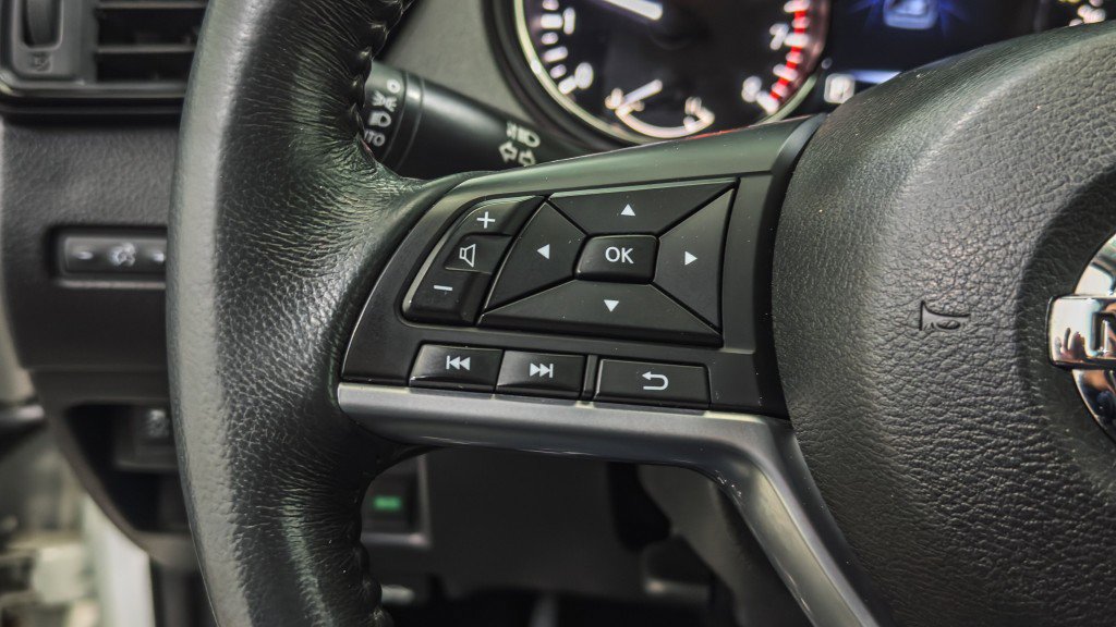 Used 2017 Nissan Rogue SV image 26