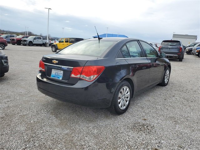 Used 2011 Chevrolet Cruze LS image 4