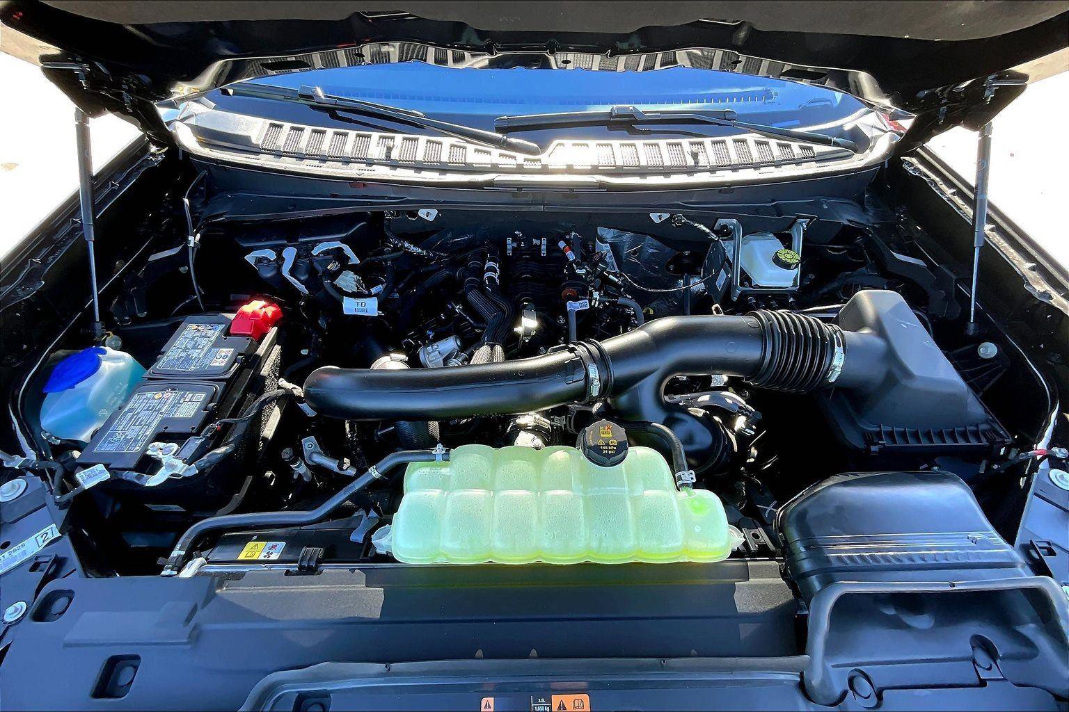 New 2025 Ford Expedition Active image 25