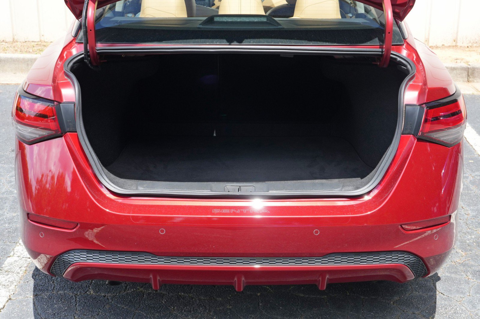Used 2023 Nissan Sentra SV w/ SV Premium Package FWD image 9