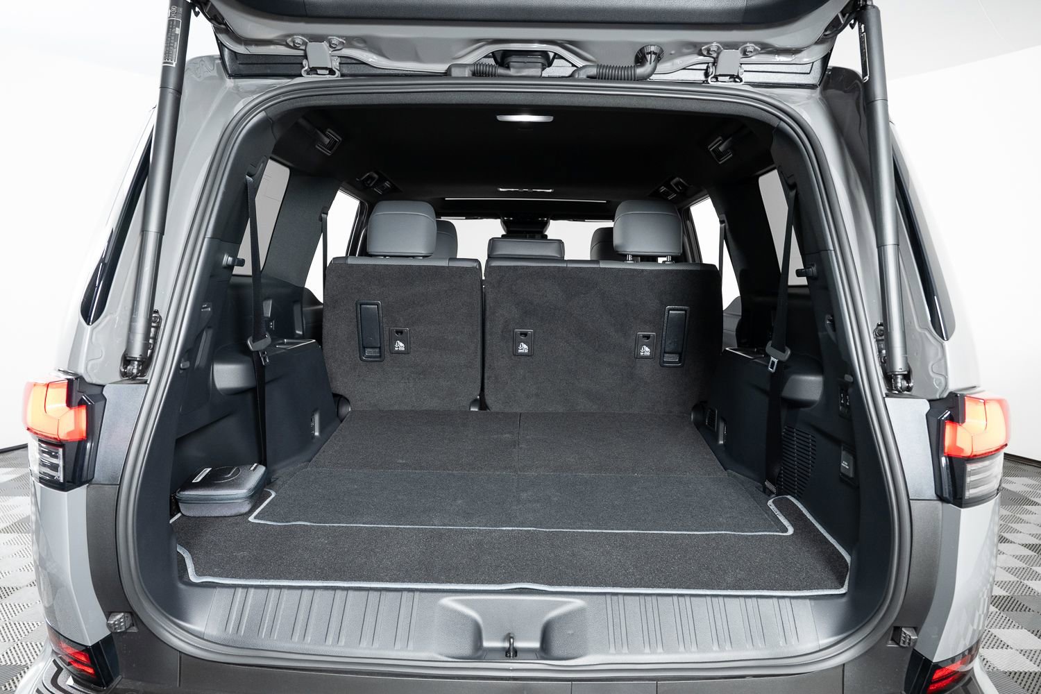 Used 2025 Lexus GX 550 w/ Accessory Package (Z1) AWD/4WD image 20