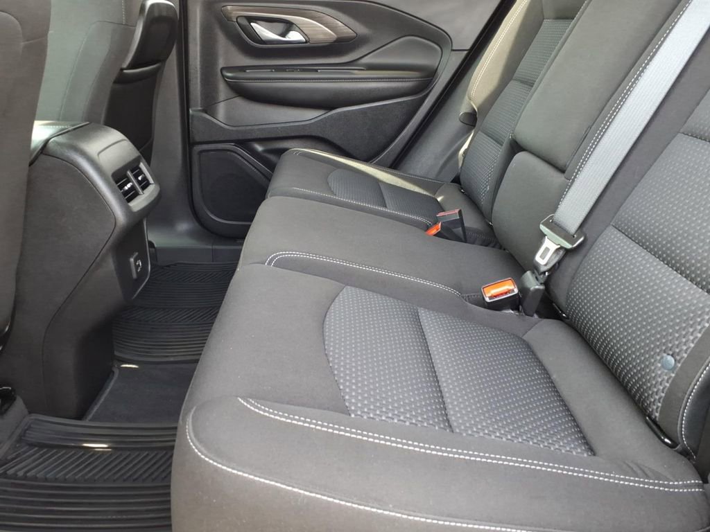 Used 2022 GMC Terrain SLE w/ Driver Convenience Package image 16