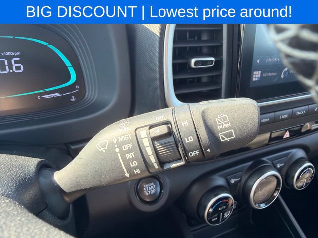 Used 2025 Hyundai Venue SEL FWD image 43