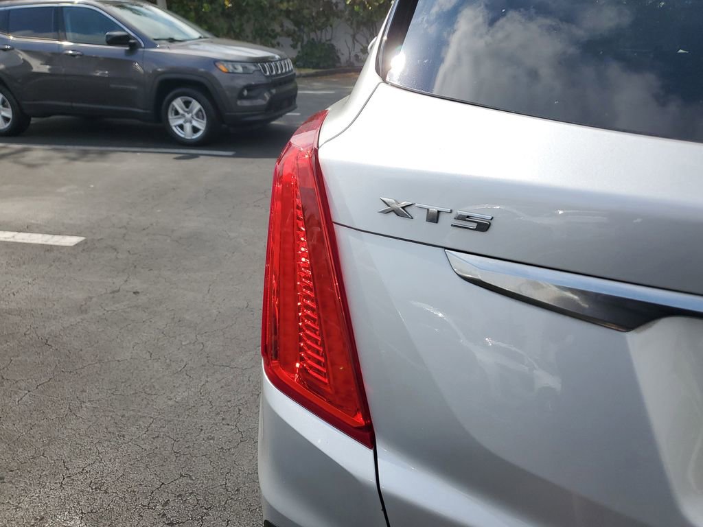 Used 2019 Cadillac XT5 Premium Luxury w/ Driver Assist Package image 28