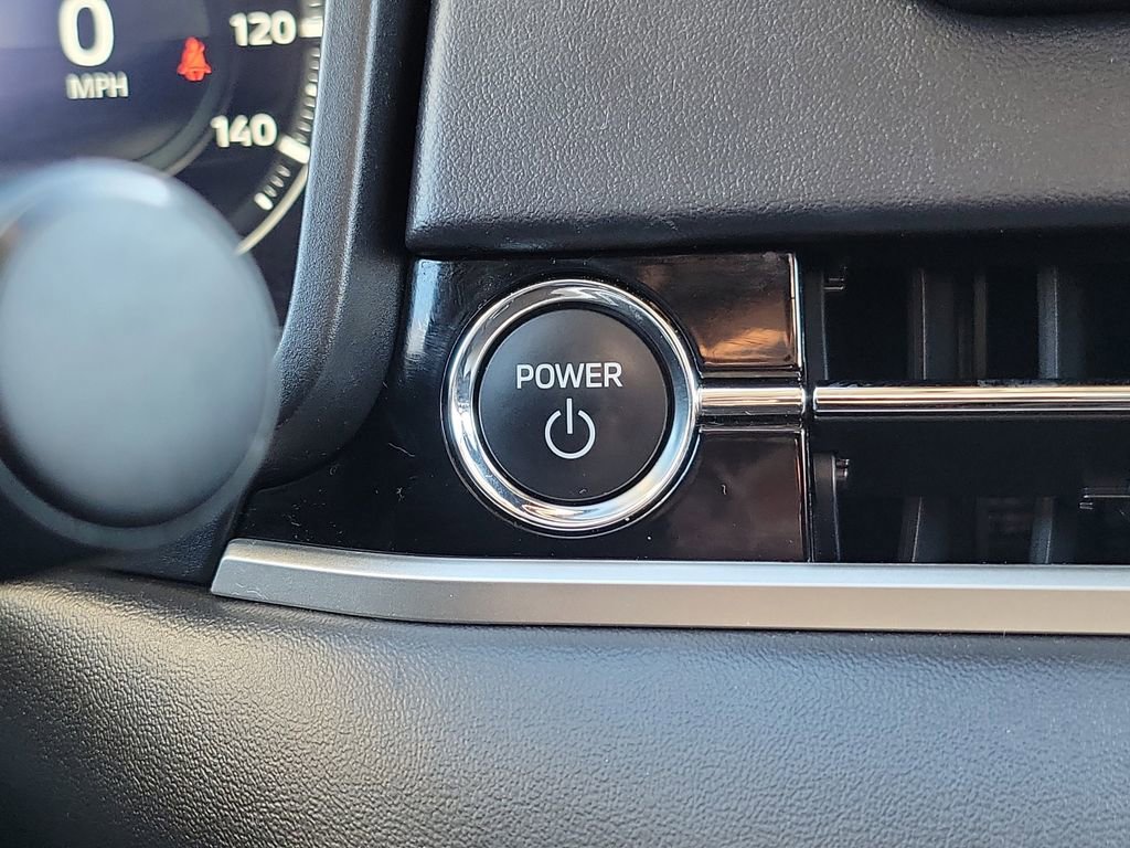 Used 2024 Mitsubishi Outlander SE image 24