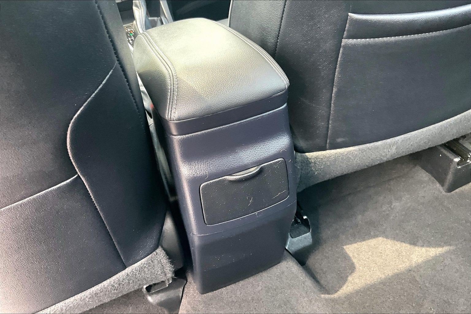 Used 2017 Toyota Corolla XLE FWD image 40