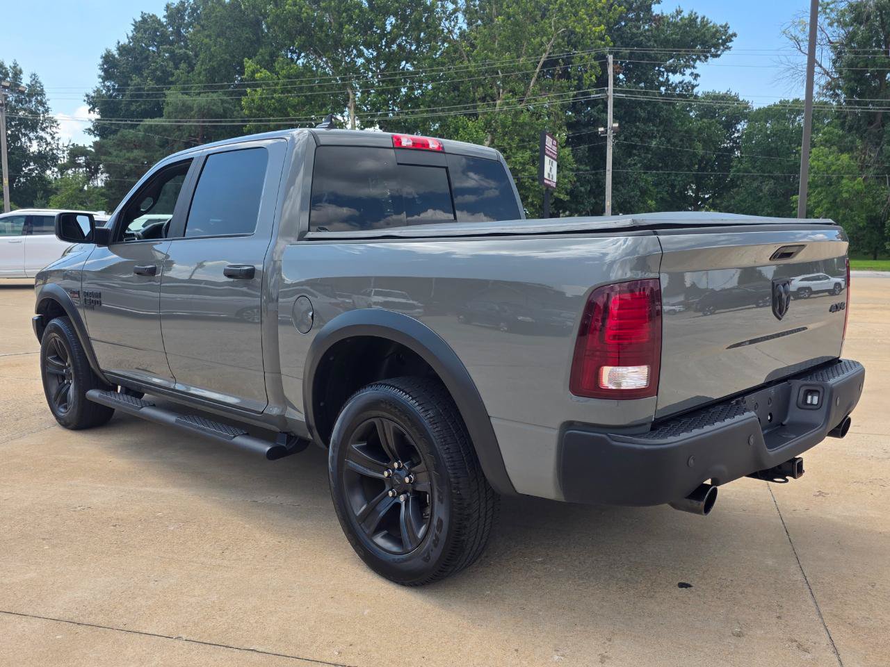 Used 2022 RAM 1500 Warlock w/ Ceramic Grey Warlock Package AWD/4WD image 16