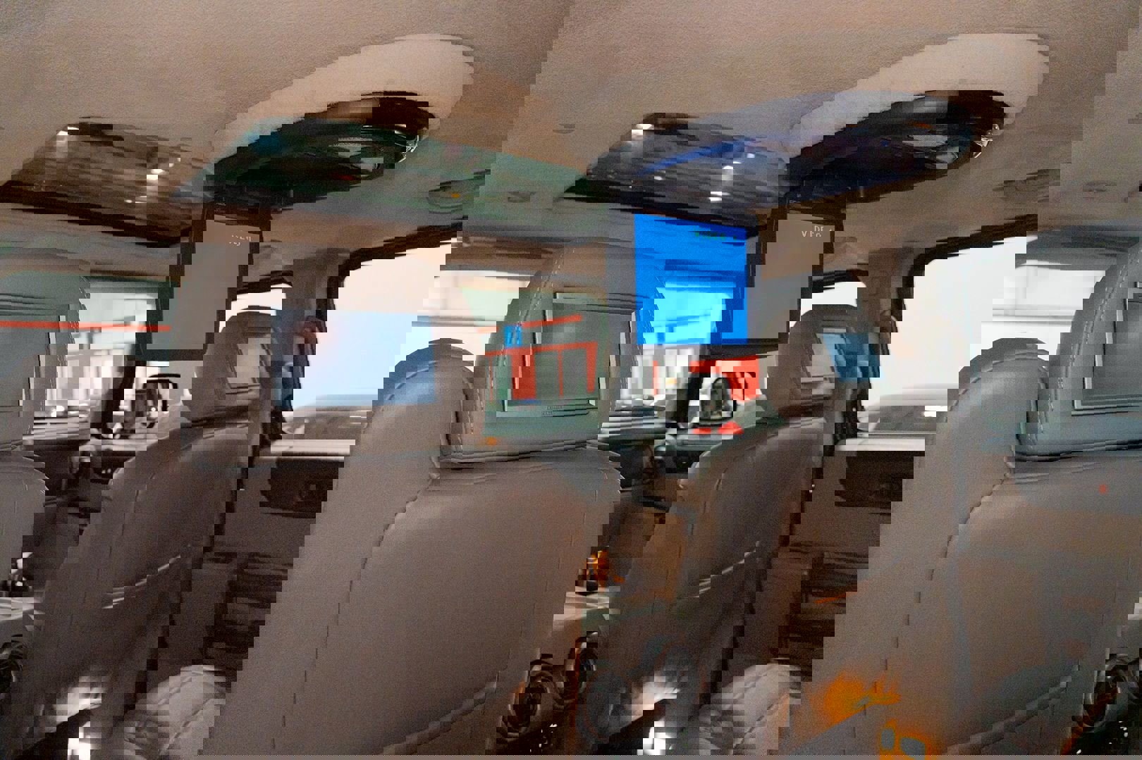 Used 2003 HUMMER H2 w/ Preferred Equipment Group image 29