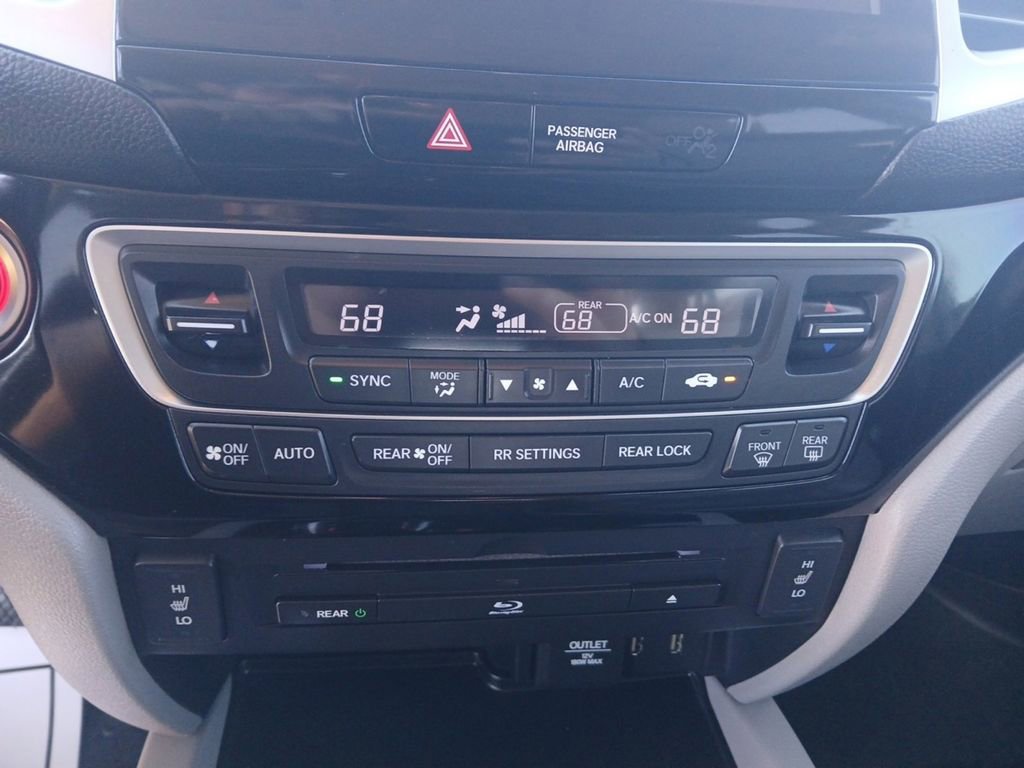 Used 2017 Honda Pilot Touring image 22