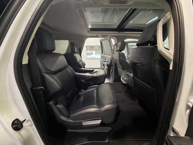 Used 2025 Ford Expedition Max Platinum AWD/4WD image 13